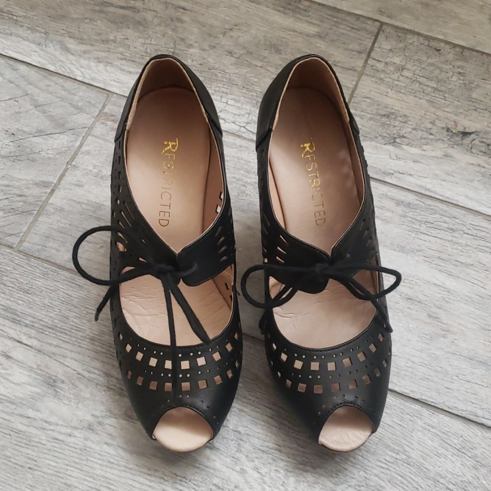 Wedge heels